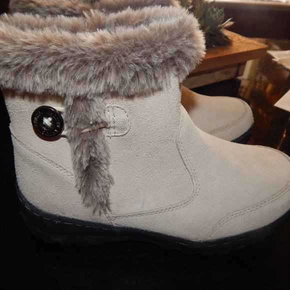 NWOT Khombu Women's Winter Boots - Bootie water repellent size 6 Cream - Picture 6 of 8